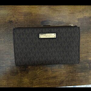 New Michael Kors Women Wallet (Brown)